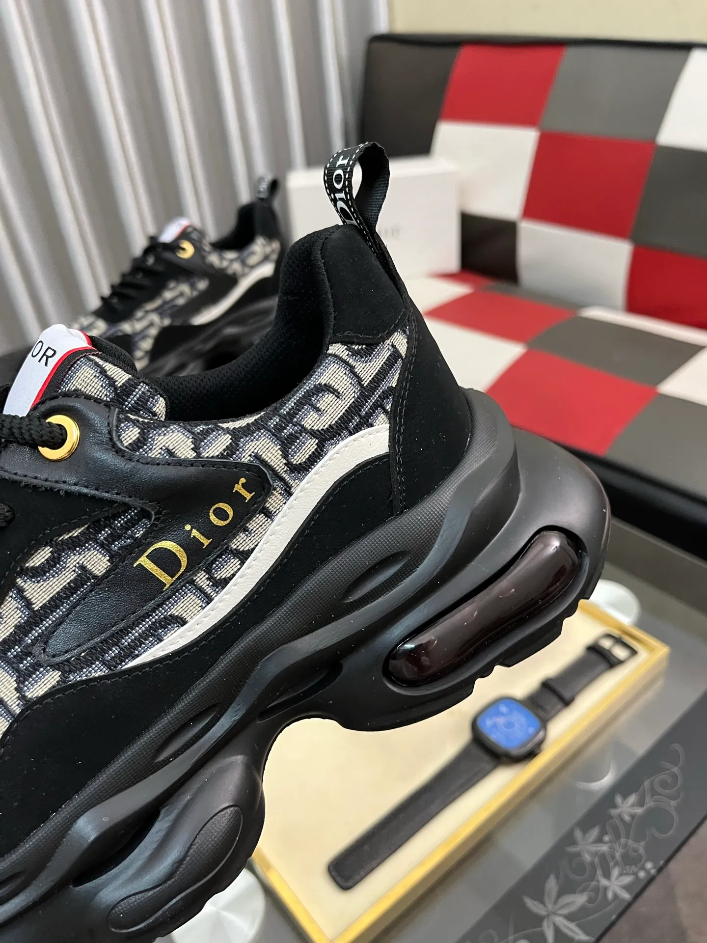 Men's shoes💰438⌚️⌚️[Dior] Dior's new men's genuine leather casual shoes, the highest version on the market, any comparison is welcome🆚! The original leather has excellent texture and is super high-end! Fetal sheep net lining imported from Italy, removable pad! Luxurious materials and fine workmanship, highly recommended! Code number: 38-442️⃣Colors available